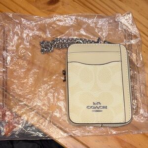 Brand New Butter Yellow RARE Coach Zip Card Case Signature Canvas🔥